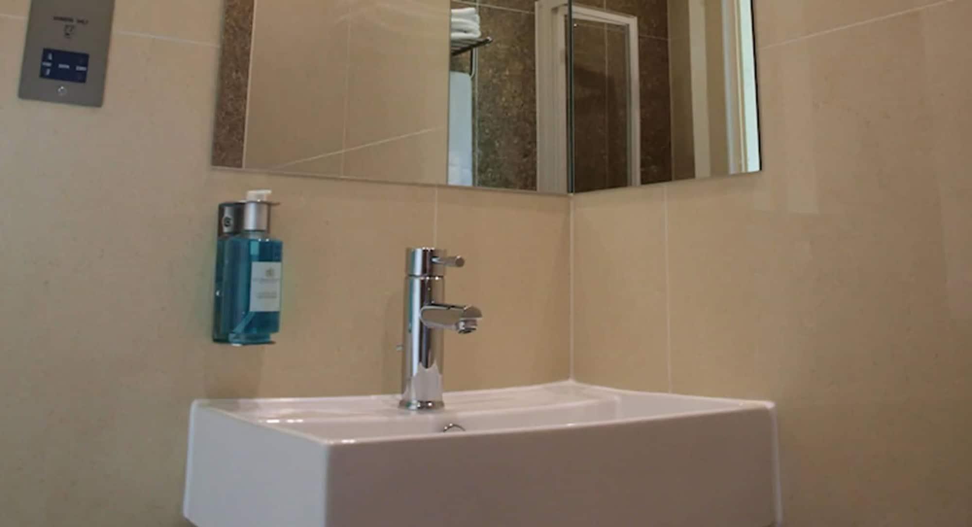 Simply Rooms & Suites London Bagian luar foto