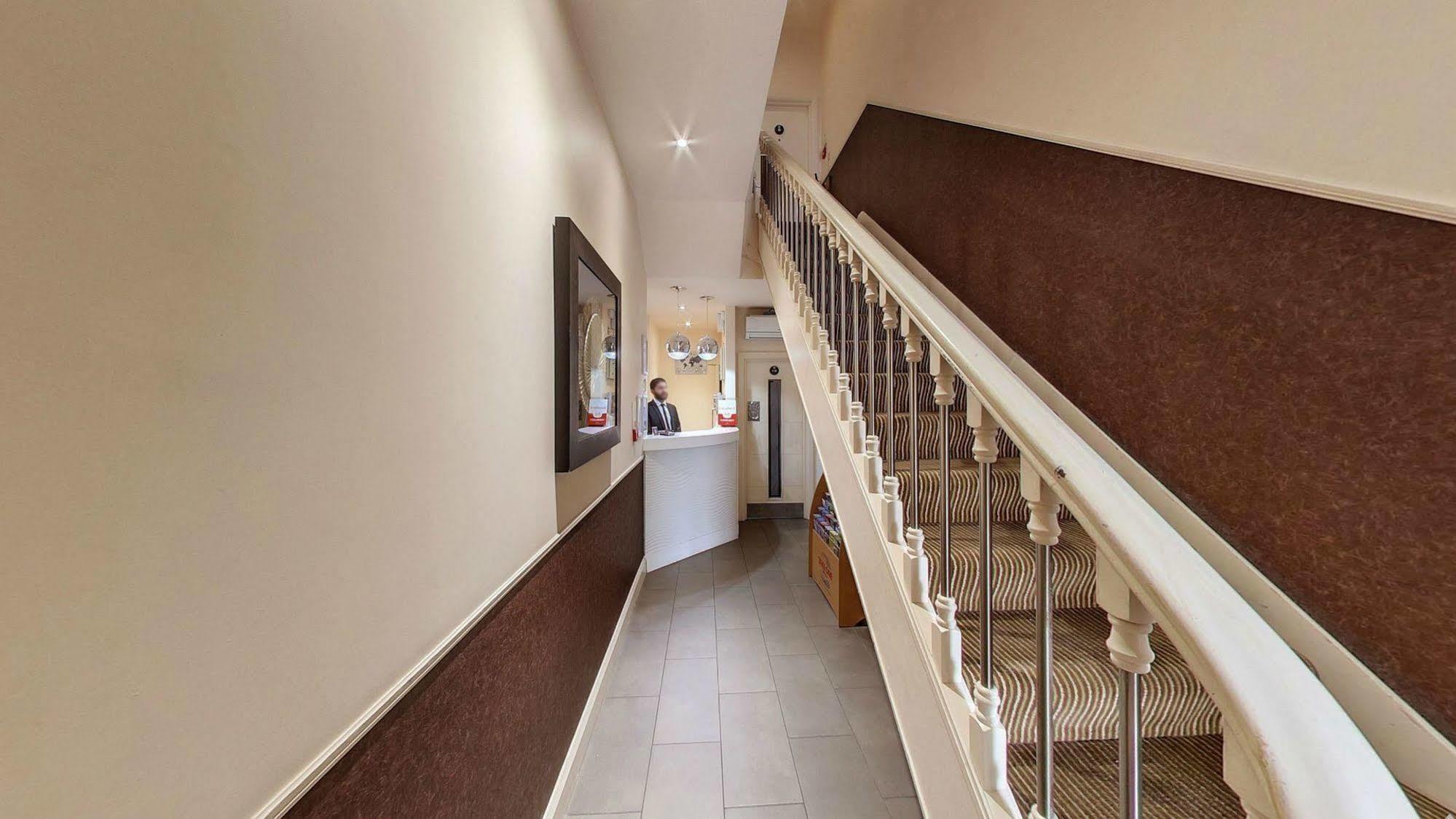 Simply Rooms & Suites London Bagian luar foto